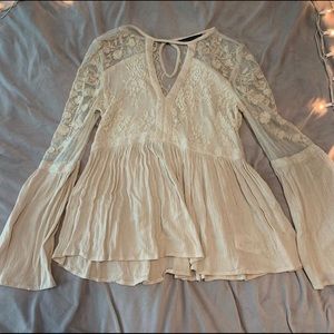 american eagle creme lace flowy top